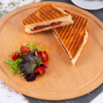 Yarım Sucuklu Tost