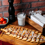 Kuşbaşılı Kaşarlı Pide