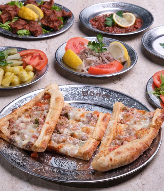 Kuşbaşılı Kaşarlı Pide