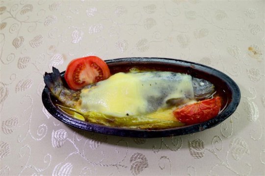 Fırında Kaşarlı Alabalık