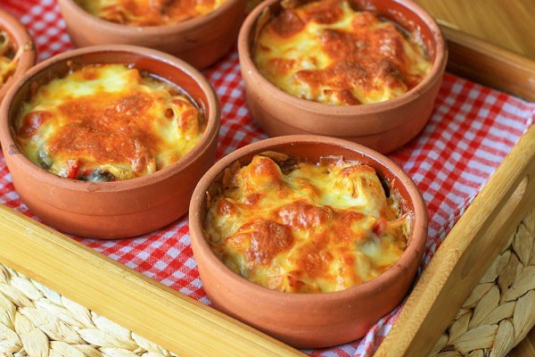 Güveçte Piliç Kavurma