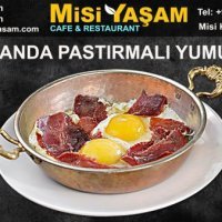 Sahanda Pastırmalı Yumurta