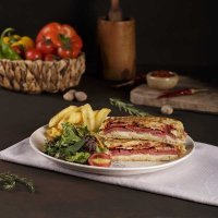 Sucuklu Bazlama Tost